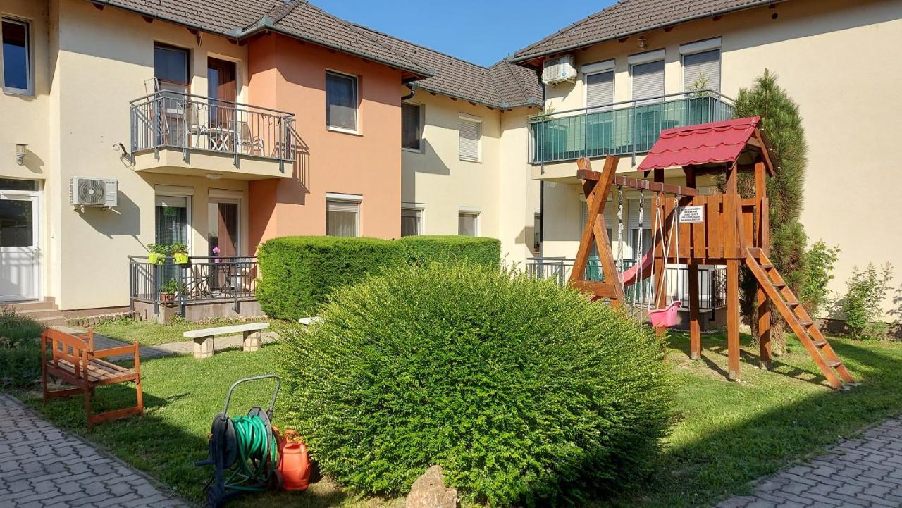 Amulett Suite Apartment Hajdúszoboszló Exterior foto